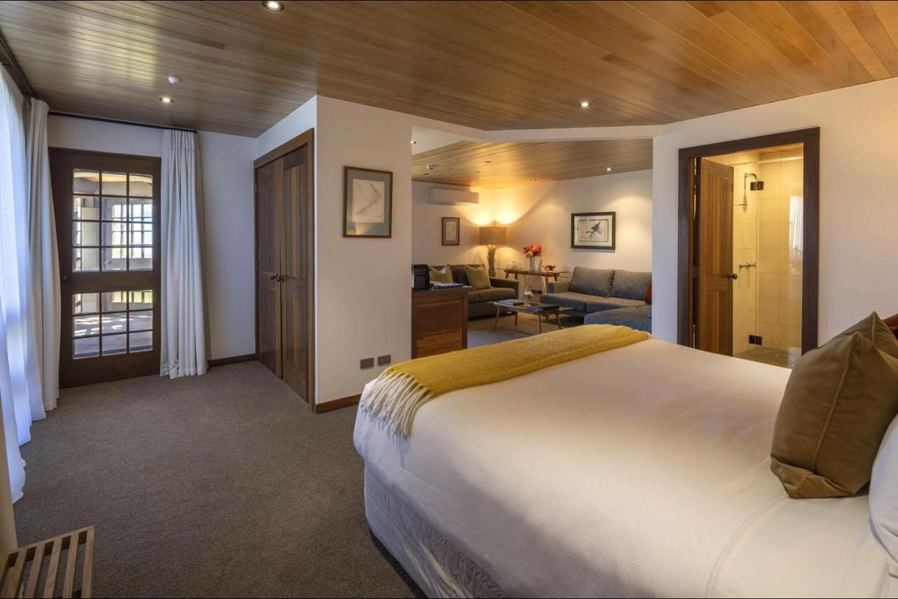 Cabot Lodge - Fiordland National Park Manapouri Exterior photo